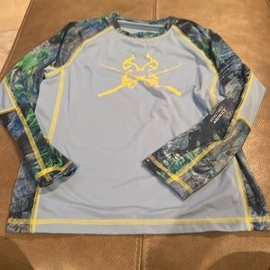NWOT Realtree fishing SPF swim top sz M 9/10